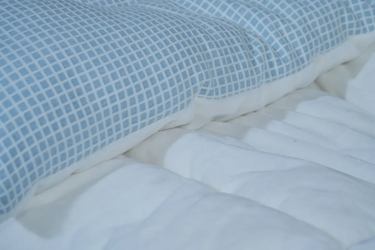 100% Cotton Waffle & Crystal Velvet Winter Comforter - Image 6